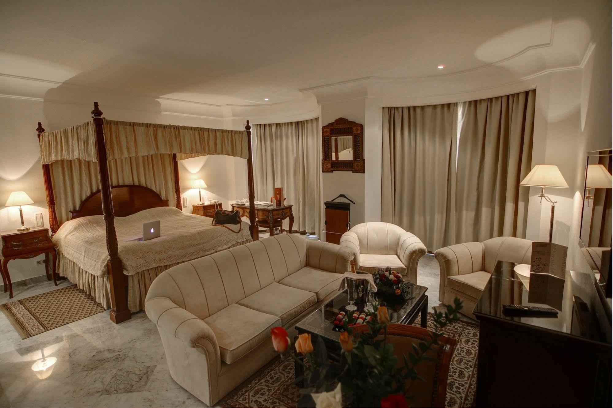 Hotel La Maison Blanche Тунис Екстериор снимка